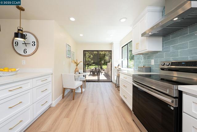 2128 Presidio Ct, Danville CA: https://media.crmls.org/mediaz/646bb96f-7307-489b-98c8-635e1fb8e267.jpg