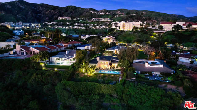 4 Bed Home for Sale in Malibu, California