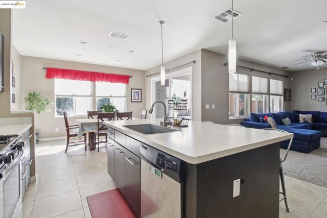 124 Clear Lake Ct, Oakley CA: https://media.crmls.org/mediaz/646c6abe-aa20-4ef5-9d55-a89215287dcd.jpg