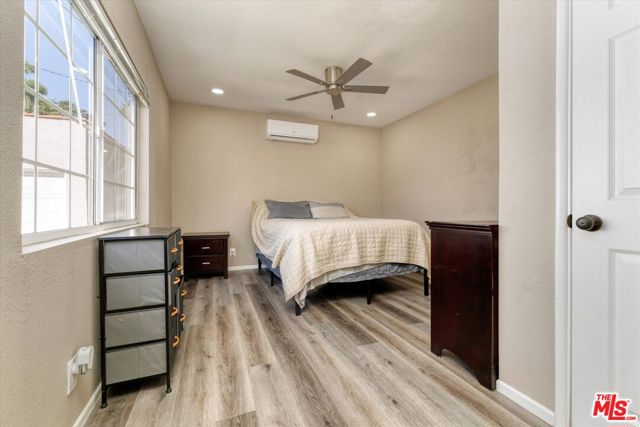 3421 Hillcrest Drive, Los Angeles CA: https://media.crmls.org/mediaz/646d8042-2a43-47c3-814c-4da17feb55b8.jpg