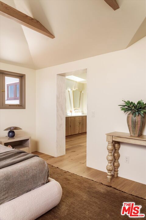 6911 Los Tilos Road, Los Angeles CA: https://media.crmls.org/mediaz/646deed4-3938-4a9a-a472-80e71017c7f5.jpg