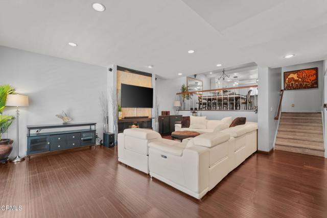 4804 La Villa Marina, Marina del Rey CA: https://media.crmls.org/mediaz/646e81eb-9a13-49f3-812b-da40069004d9.jpg