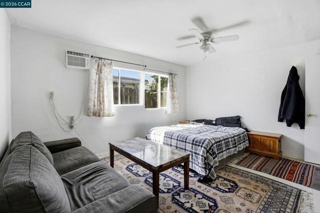 1990 Sunshine Dr, Concord CA: https://media.crmls.org/mediaz/646edbb2-77b1-461c-8f08-3382404f3c89.jpg