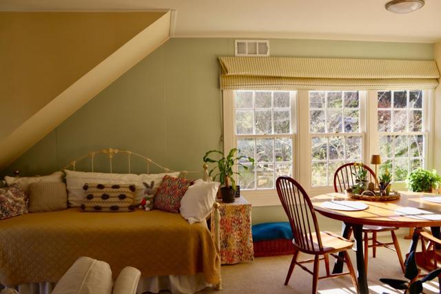 811 Alameda Avenue, Monterey CA: https://media.crmls.org/mediaz/646f4e4b-c87d-4e40-878c-590419e9beac.jpg