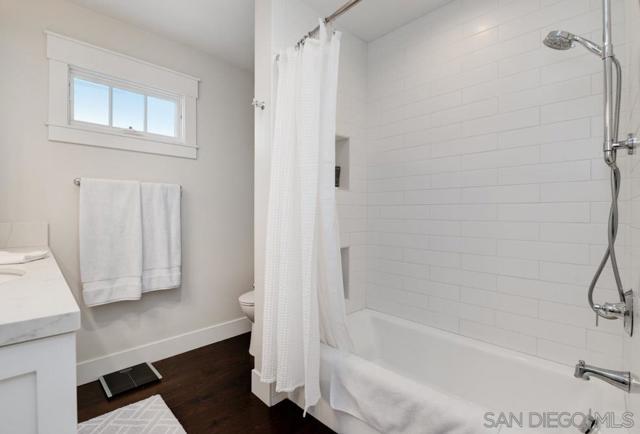 455 J Ave, Coronado CA: https://media.crmls.org/mediaz/646f577e-bc4d-4735-b7e1-099001840ebe.jpg