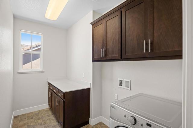 9850 Bobcat Court, Gilroy CA: https://media.crmls.org/mediaz/646fc21c-c5c6-419a-95a2-f8bb592814d2.jpg