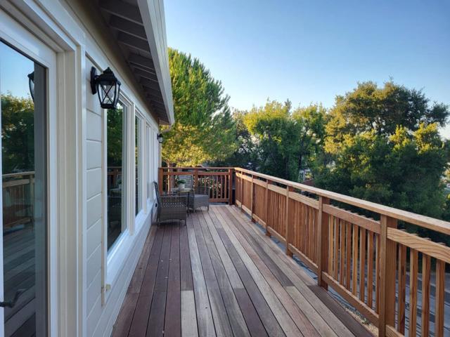 3803 Hamilton Way, Redwood City CA: https://media.crmls.org/mediaz/646fd9a9-3d73-44e9-9f52-d13aa1e0a80a.jpg