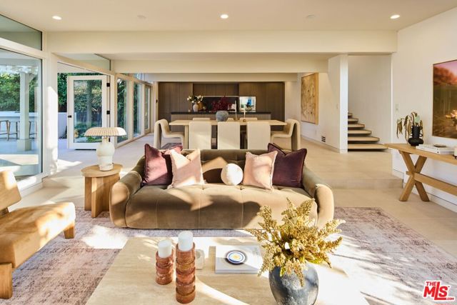 23515 Malibu Colony Road, Malibu CA: https://media.crmls.org/mediaz/64707e55-51dd-4dc7-90c5-0c1e5f3c7f22.jpg