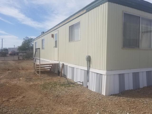 9586 Avenue B, Bombay Beach CA: https://media.crmls.org/mediaz/6470a6f7-c706-469f-bc6a-f31005ec0671.jpg