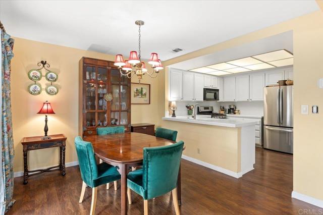 1209 La Verde Lane, San Marcos CA: https://media.crmls.org/mediaz/6470ab6e-422c-4737-9200-106518058166.jpg