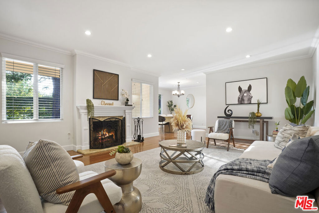 2452 N Altadena Drive