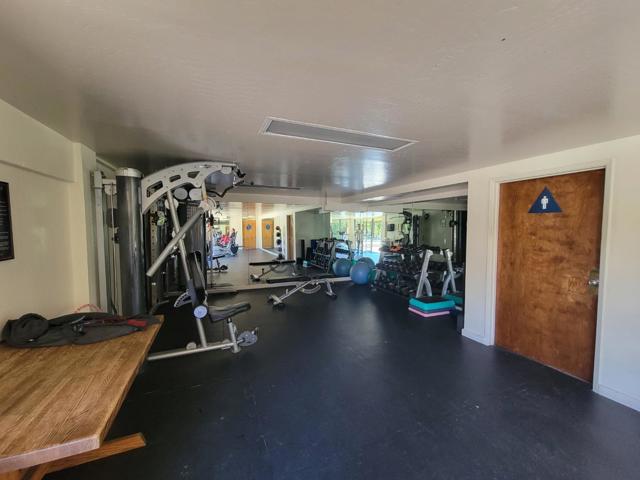 4117 George Avenue, San Mateo CA: https://media.crmls.org/mediaz/6470ef60-6c09-4dba-8cb6-53b99160b771.jpg