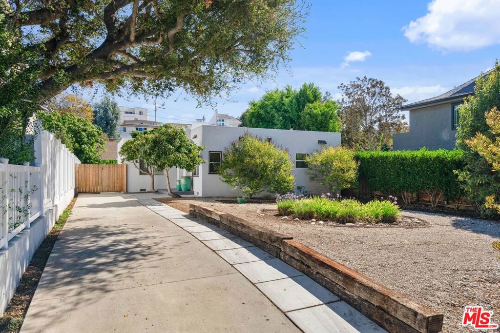 Sold: 842 Radcliffe Avenue, Pacific Palisades, CA 90272 | 3 Beds / 2 ...