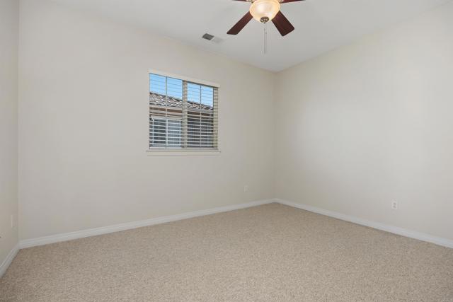 2258 Aventurine Place, Carlsbad CA: https://media.crmls.org/mediaz/6471b3a6-906c-4902-97e1-d56888d0a717.jpg