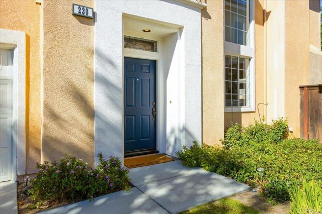 Detail Gallery Image 3 of 47 For 230 Venetia Way, Oceanside,  CA 92057 - 3 Beds | 2/1 Baths