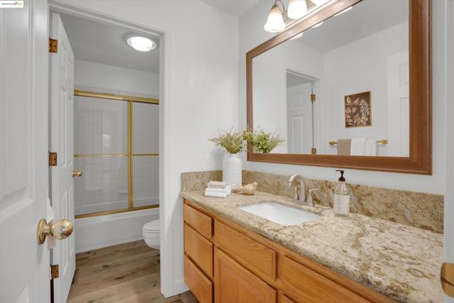 805 Devonshire Loop, Brentwood CA: https://media.crmls.org/mediaz/6472e646-e836-43ed-b381-c664dfb7faed.jpg