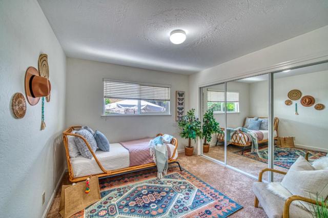 1422 Broadway, Santa Cruz CA: https://media.crmls.org/mediaz/64730360-fb17-47e5-bb4a-d16fa8885936.jpg