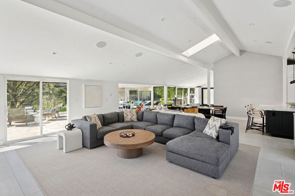 MLS #25556461 img 11