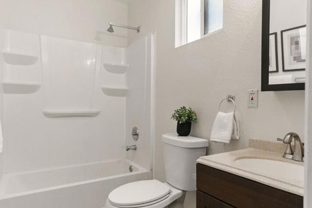 1915 West Street, Oakland CA: https://media.crmls.org/mediaz/6473db64-5f1b-41b5-8294-87ed670abc0f.jpg
