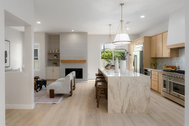 Detail Gallery Image 13 of 46 For 14004 Calle Venecia, San Diego,  CA 92130 - 4 Beds | 2/1 Baths
