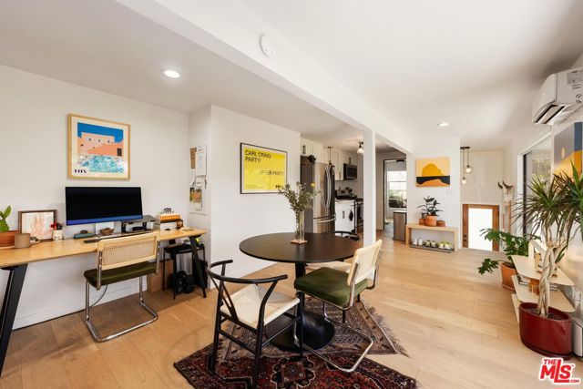 3775 Aloha Street, Los Feliz CA: https://media.crmls.org/mediaz/6474cf70-cf76-43bb-90fd-49e29788eed5.jpg