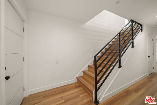 8664 Cadillac Avenue, Los Angeles CA: https://media.crmls.org/mediaz/6475569f-6c5a-4a92-a5a8-9044b4224bfc.jpg