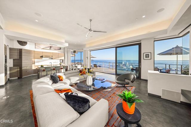 6768 Breakers Way, Ventura CA: https://media.crmls.org/mediaz/647614dd-70a9-4999-a39d-a2421b2c7578.jpg