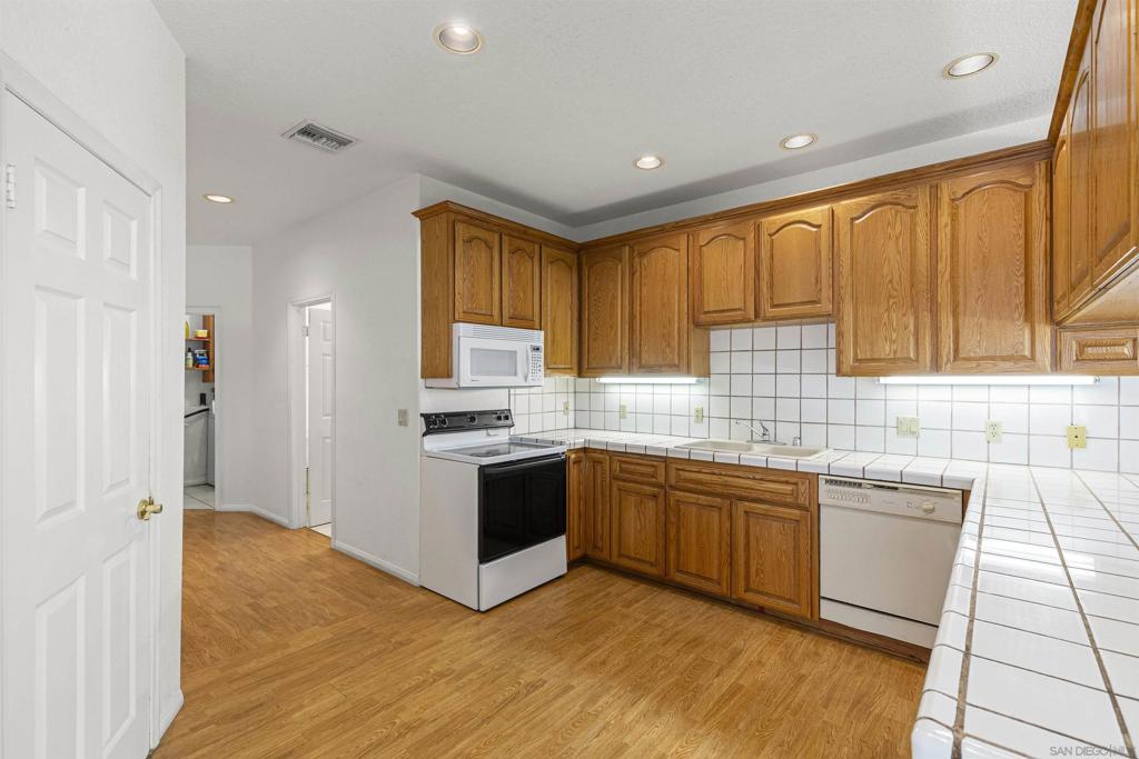 2446 Sacada Cir - photo 9