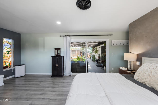 1437 Exeter Avenue, Ventura CA: https://media.crmls.org/mediaz/6477e739-fffd-4460-816c-82834825d774.jpg