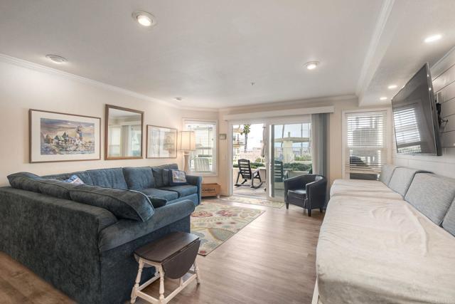 Detail Gallery Image 4 of 18 For 600 N the Strand #37,  Oceanside,  CA 92054 - 1 Beds | 1 Baths