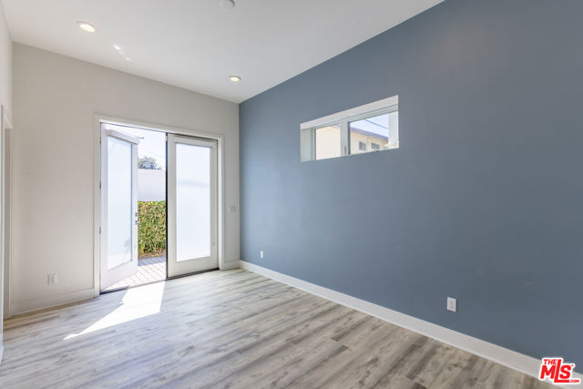 3309 Aria Lane, Los Angeles CA: https://media.crmls.org/mediaz/6478199e-b892-4e3a-aaa2-514c41c3bfb4.jpg