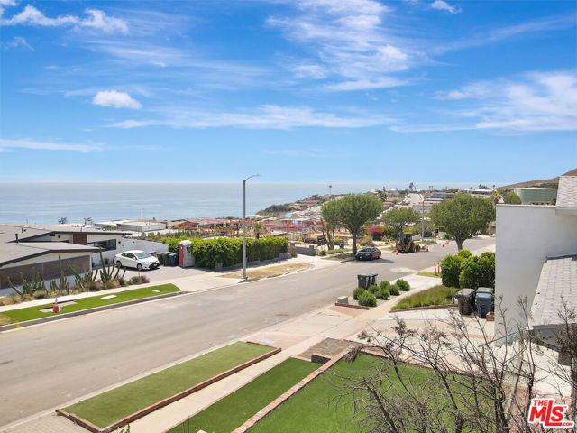 Drew Fenton | 18151 Kingsport Drive Malibu CA | MLS: 7358785
