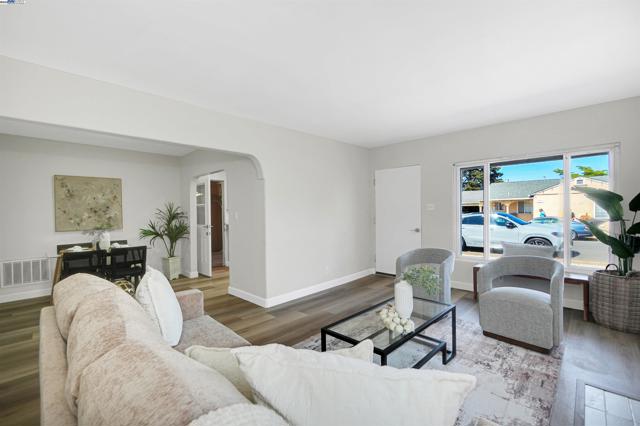 23639 Odom Dr, Hayward CA: https://media.crmls.org/mediaz/64798a41-b902-4879-8c5d-29e8052e2ac8.jpg