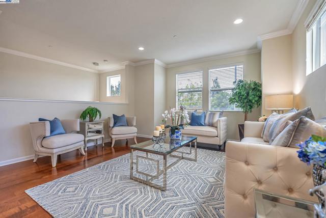 4432 Hyde Cmn, Fremont CA: https://media.crmls.org/mediaz/6479b4c9-b699-42c5-af3b-85d12eba26b9.jpg