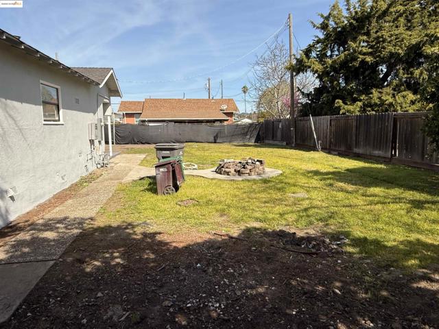 257 Smalley Ave, Hayward CA: https://media.crmls.org/mediaz/6479da56-ad3a-4b4b-8764-19882638220b.jpg