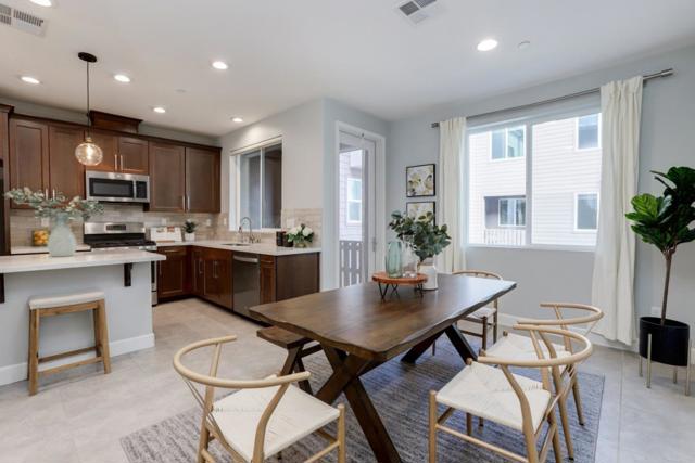 426 Ellicott Loop, San Jose CA: https://media.crmls.org/mediaz/647afb38-8d6c-4f2d-b0d8-caa09bc33391.jpg