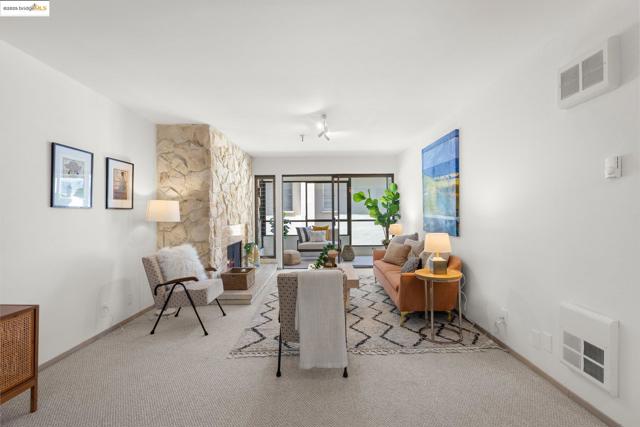 1830 Lakeshore Ave, Oakland CA: https://media.crmls.org/mediaz/647b10ec-532e-449e-a999-58b9b259c5c3.jpg