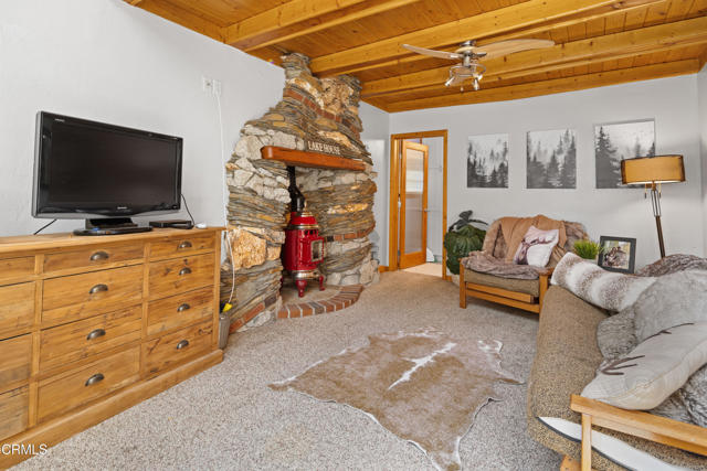 54186 Road 432, Bass Lake CA: https://media.crmls.org/mediaz/647b7fb4-7e39-4bb7-b477-61acad545bfd.jpg