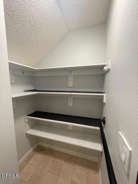 Detail Gallery Image 8 of 27 For 250 Blackfoot Ln, Ventura,  CA 93001 - 3 Beds | 2/1 Baths