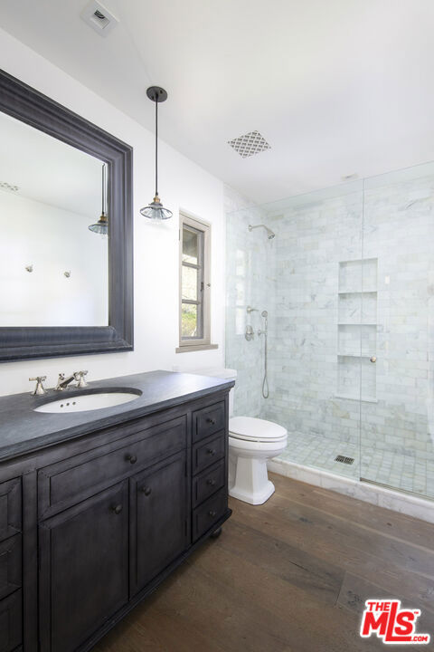 770 Via Manana, Montecito CA: https://media.crmls.org/mediaz/647bc940-c020-42e8-9056-4f23ab51c79d.jpg