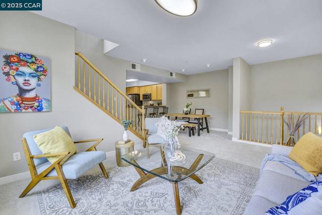 6130 Old Quarry Loop, Oakland CA: https://media.crmls.org/mediaz/647bcaef-3d90-4e58-8228-b85c6b170ca4.jpg