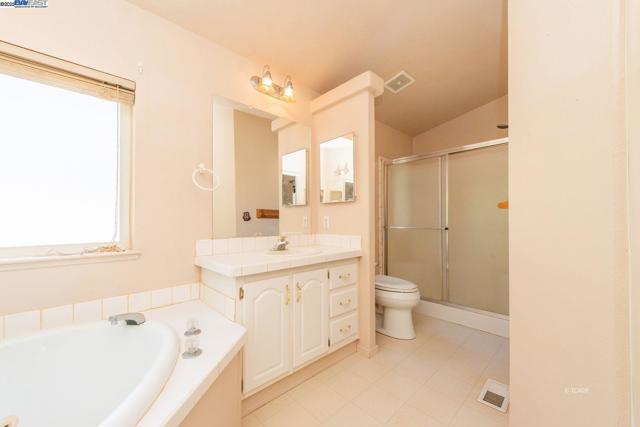 31 Rocky Road, Weaverville CA: https://media.crmls.org/mediaz/647c573d-b56c-4eee-9d99-778f4da0b20b.jpg