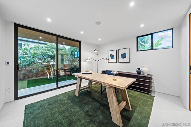 7372 76 Fay Ave, La Jolla CA: https://media.crmls.org/mediaz/647cbf82-93ec-42ec-947e-238f0dff84a9.jpg