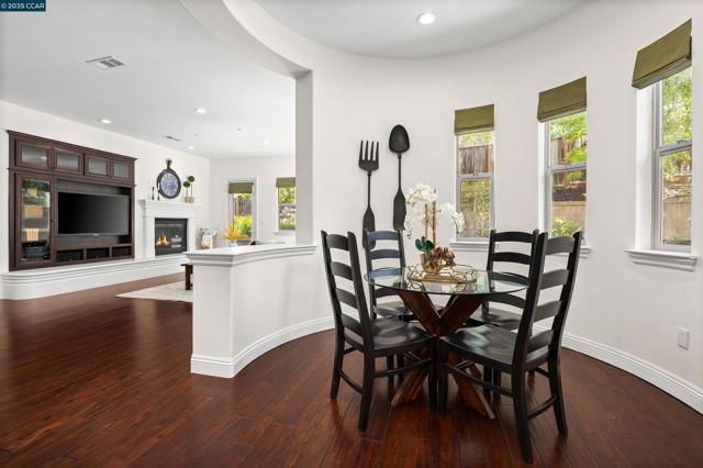 837 O'Brien Place, Danville CA: https://media.crmls.org/mediaz/647d55cc-8113-45ab-a2cb-9f5c3e671c14.jpg