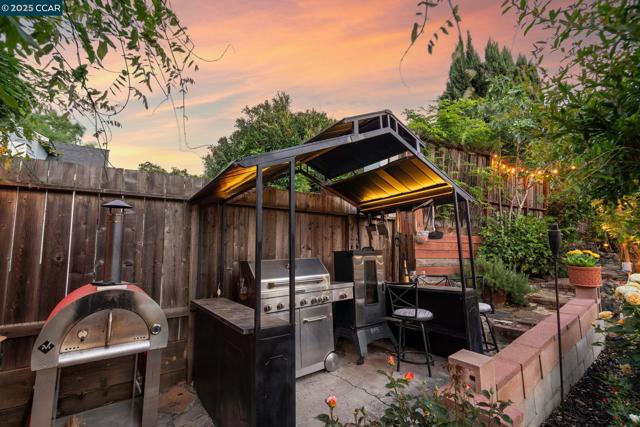 4218 Cobblestone Dr, Concord CA: https://media.crmls.org/mediaz/647dabb7-3fce-483f-b43c-dde43966c5a5.jpg
