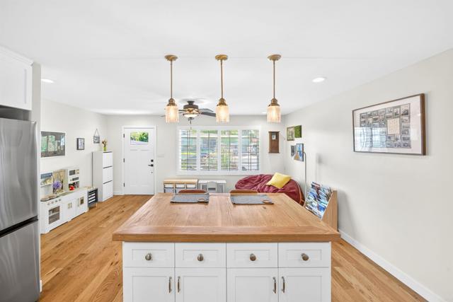 Detail Gallery Image 4 of 55 For 4557 Toni Ln, La Mesa,  CA 91942 - 3 Beds | 2 Baths