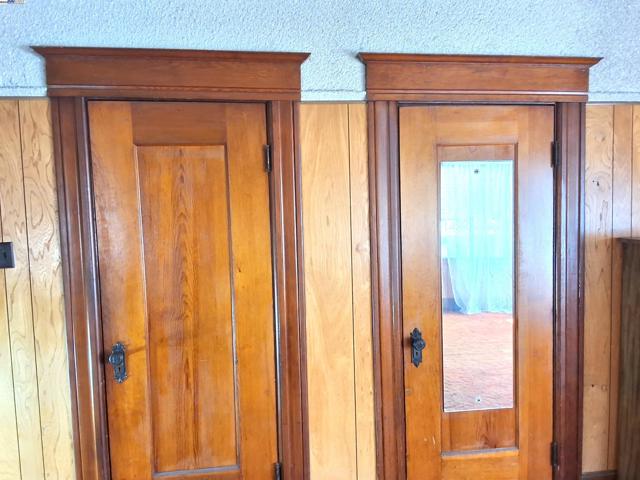 3020 E 19th st, Oakland CA: https://media.crmls.org/mediaz/647df027-e84c-449a-aec7-7fc2886b5553.jpg