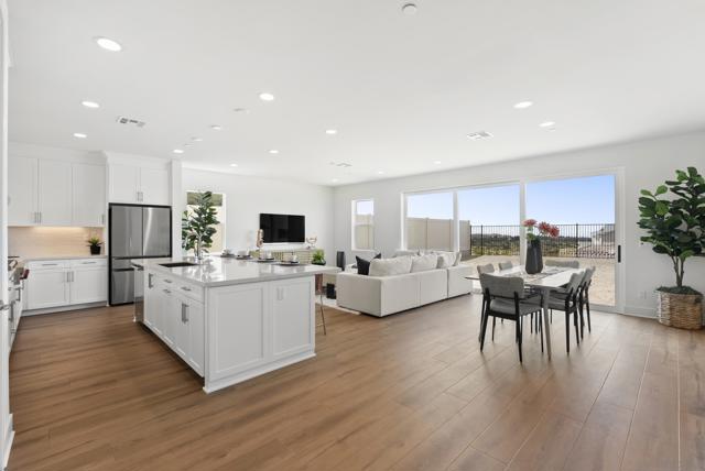 948 Visalia Pl, San Marcos CA: https://media.crmls.org/mediaz/647e16a6-ed9f-4cc2-9fe1-091e9bf8b3a7.jpg