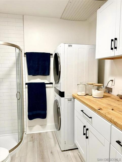 4838 Mount Saint Helens Dr, San Diego CA: https://media.crmls.org/mediaz/647e3a7a-2ff0-43f5-beb5-55543b7e4382.jpg