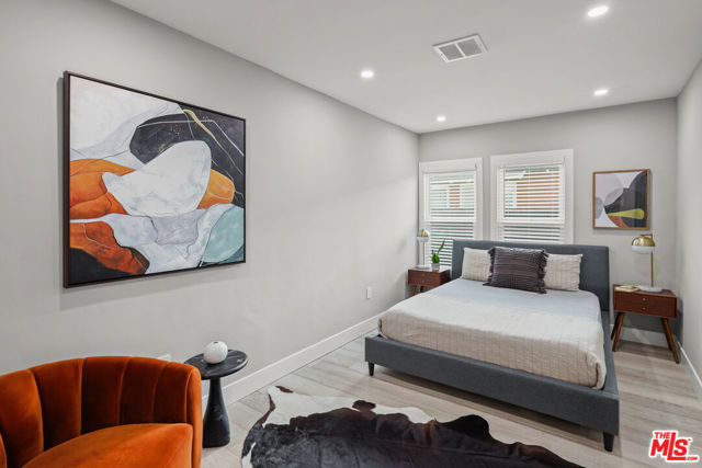 7337 5th Avenue, Los Angeles CA: https://media.crmls.org/mediaz/647e5dad-a960-4952-b77c-a4916151149a.jpg